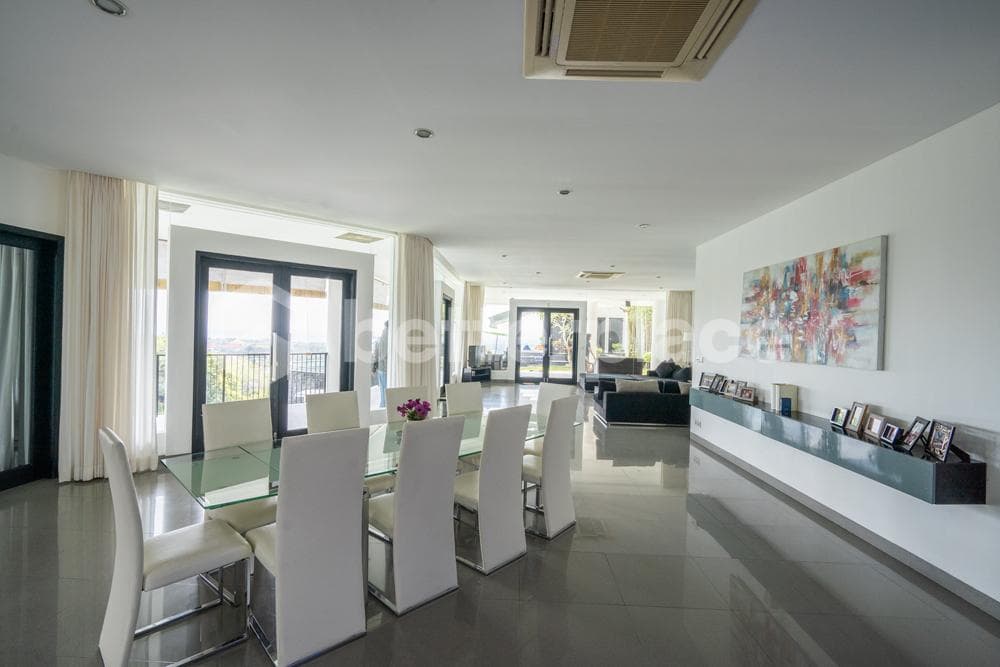 Stunning View Villa Mansion 5 Bedrooms in Ungasan – Bukit Jimbaran Very Close to GWK