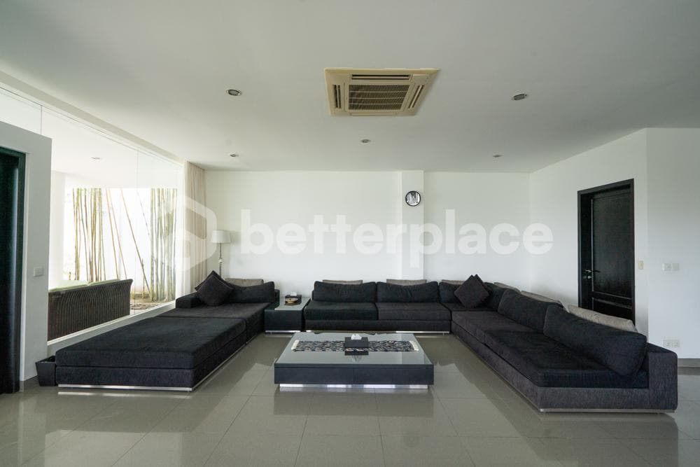 Stunning View Villa Mansion 5 Bedrooms in Ungasan – Bukit Jimbaran Very Close to GWK