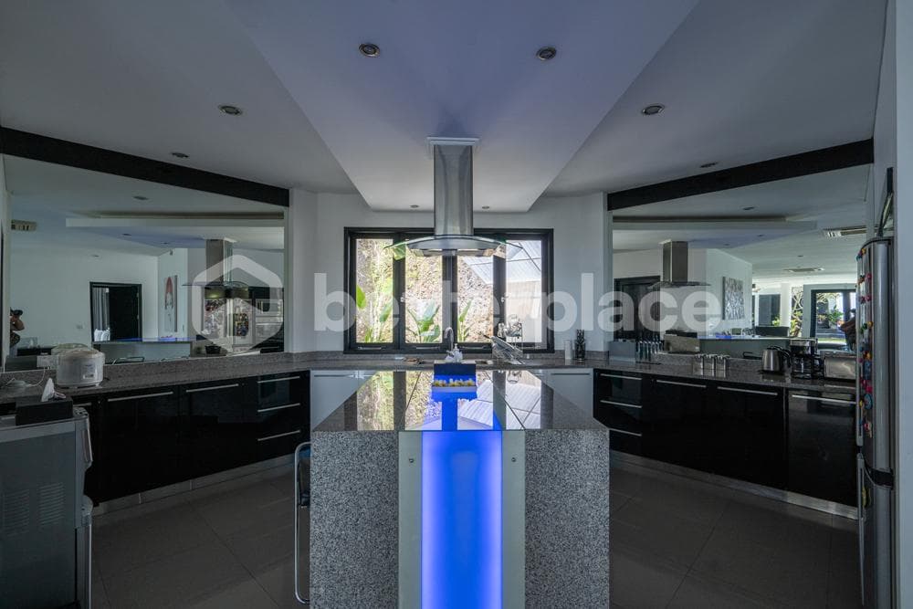 Stunning View Villa Mansion 5 Bedrooms in Ungasan – Bukit Jimbaran Very Close to GWK