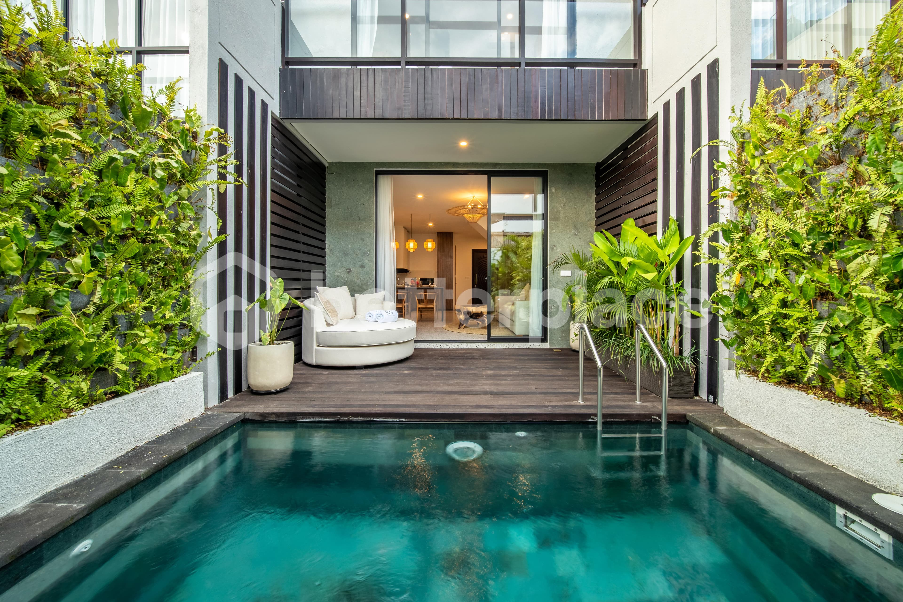 Stunning and Modern 2 Bedroom Villa in Berawa