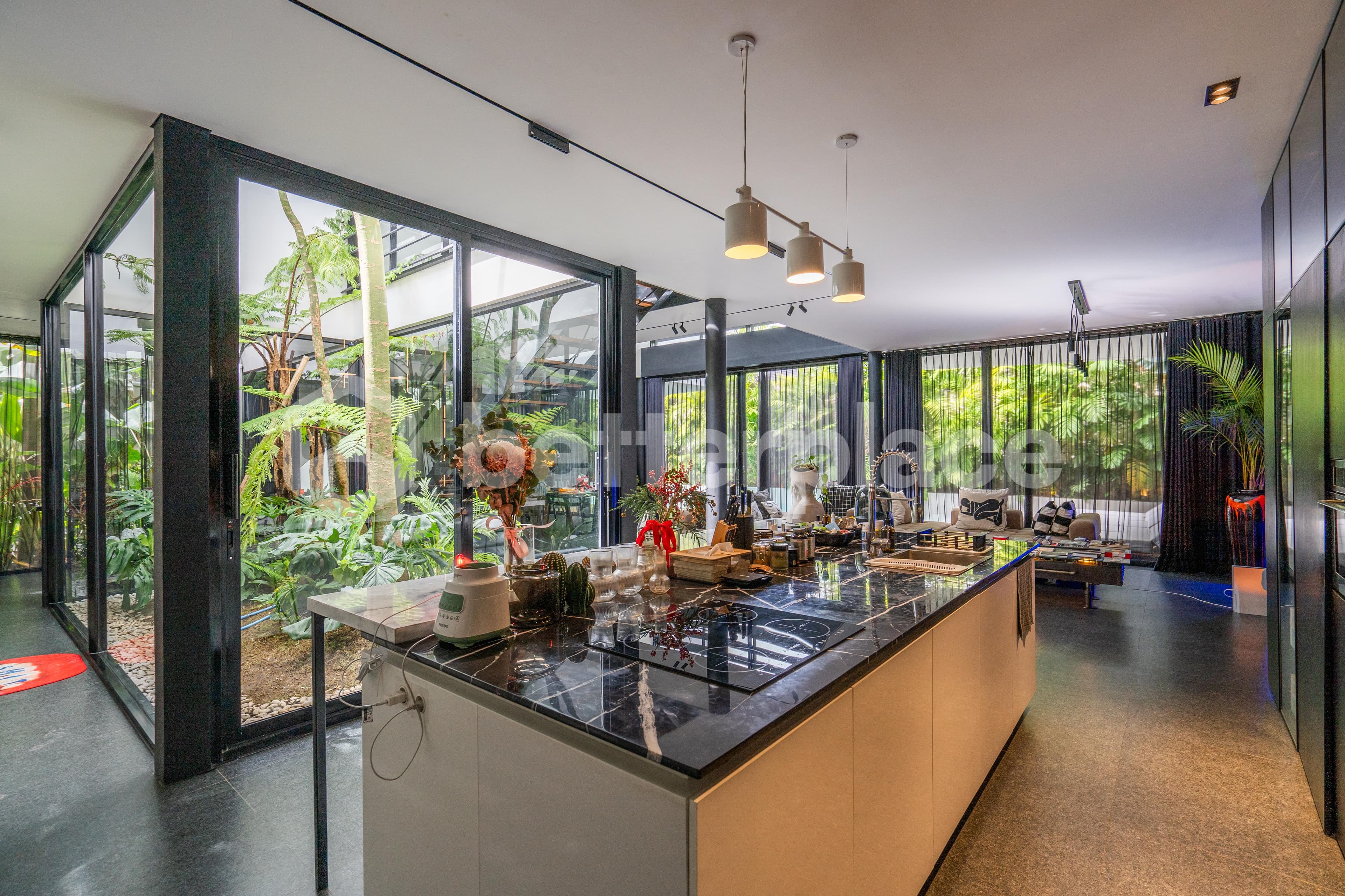 Luxurious 4 Bedroom Villa in The Heart of Berawa