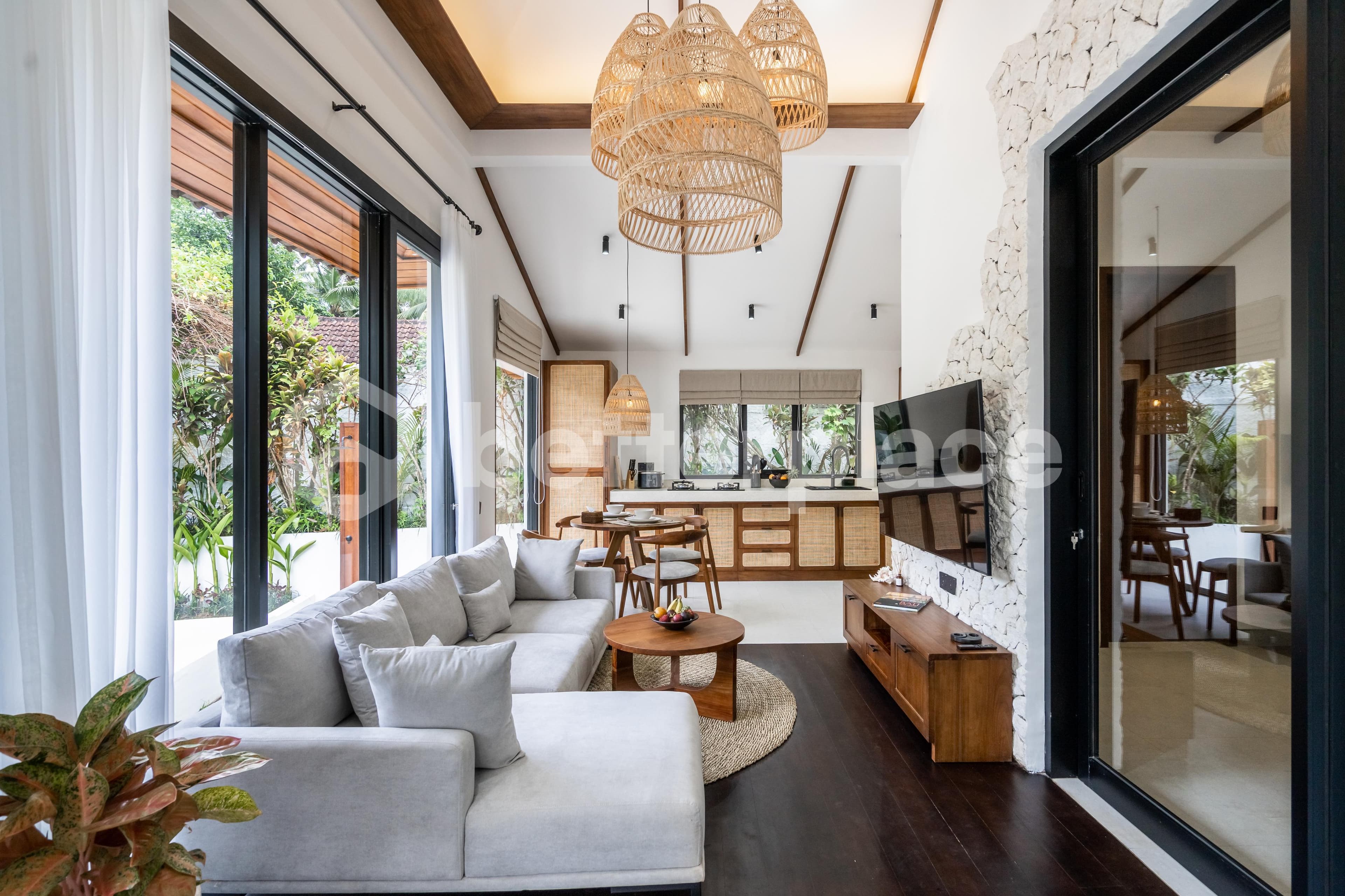 Charming 2-Bedroom Tropical Villa with Garden and Private Pool in Ubud