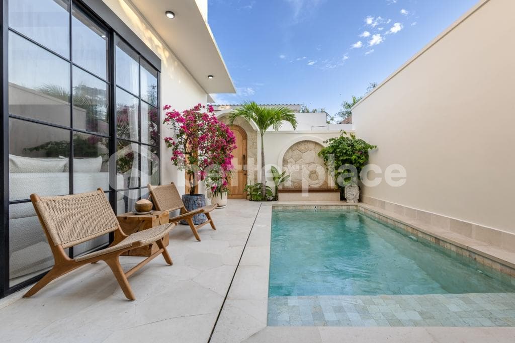 A Smart Entry into Bali Luxury Living – High-End Three-Bedroom Villa in the Prestigious Bukit Balangan Area