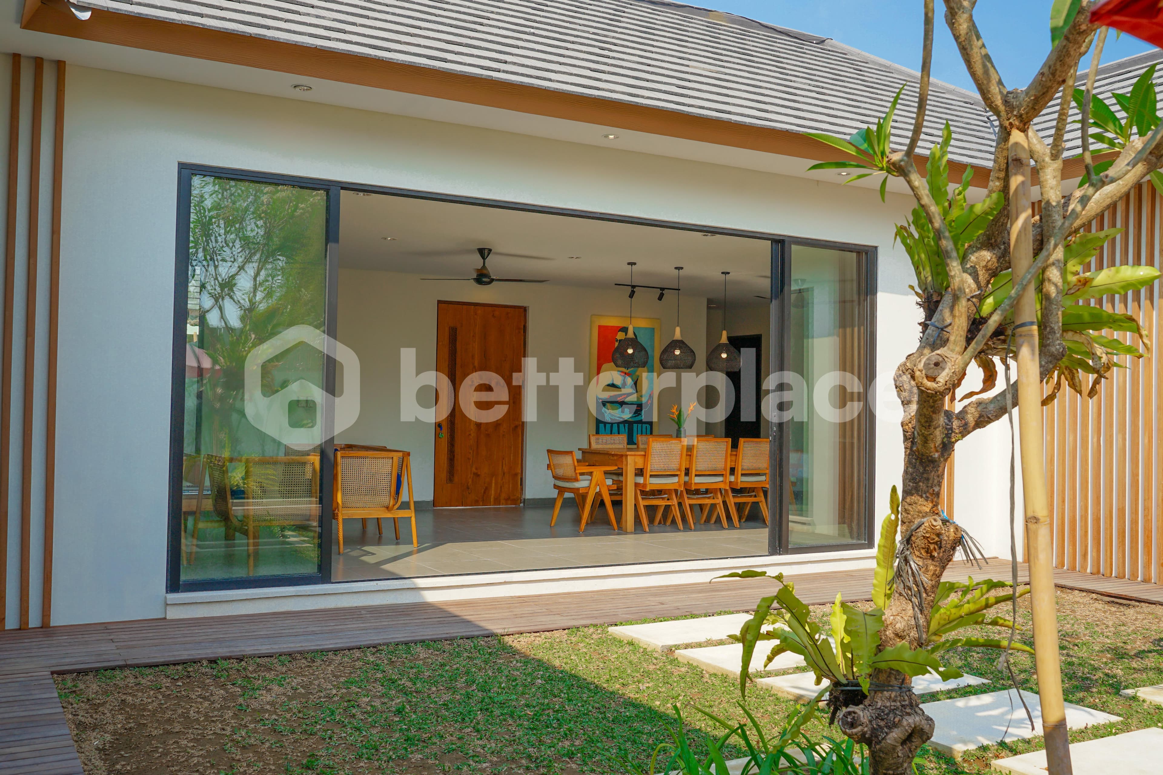 Contemporary Elegance in Babakan – Exceptional 4-Bedroom Villa with Pool