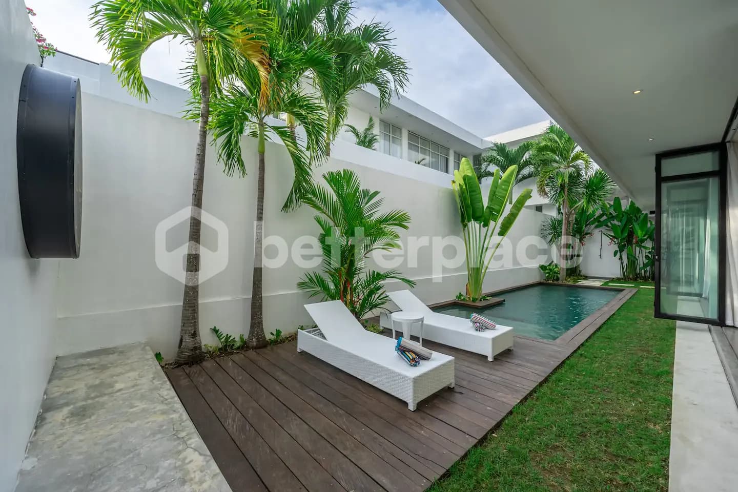 https://esalesinternational.com/?post_type=property&p=348737