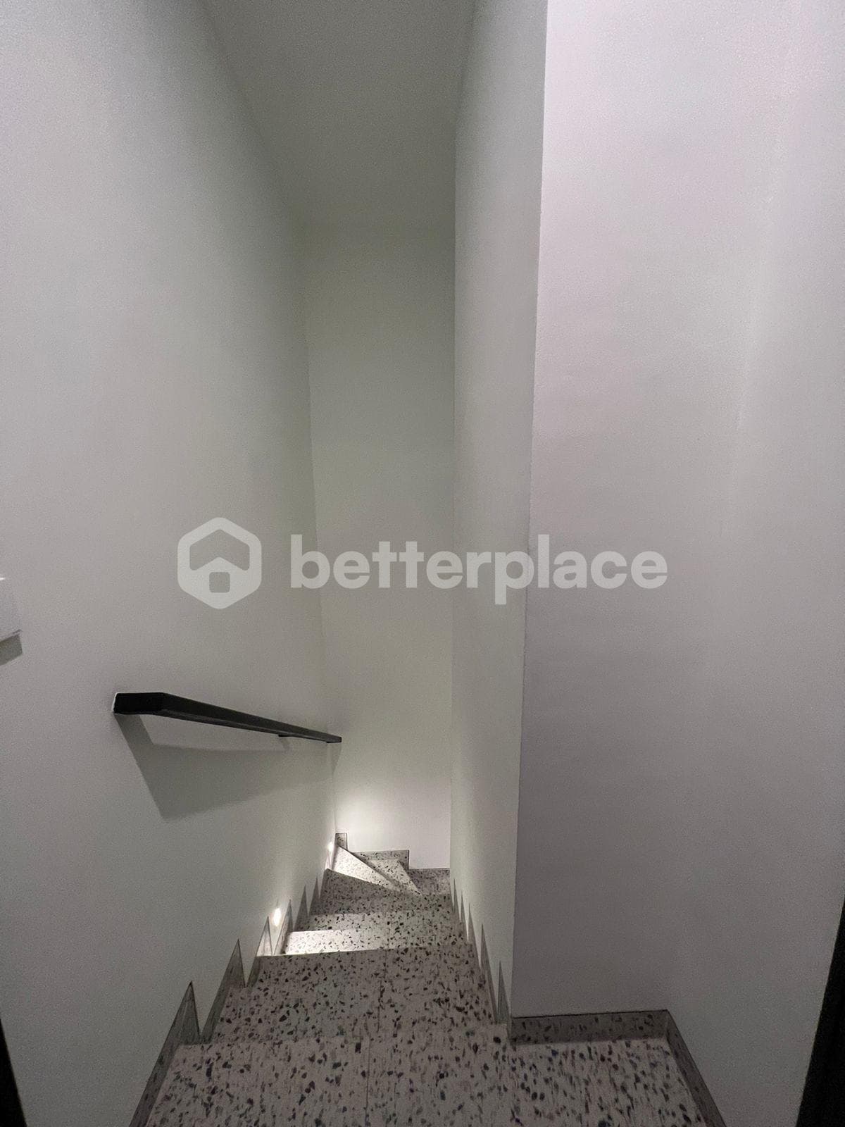Chic Berawa Haven, Modern 2 Bedroom Townhouse with Investment Potential