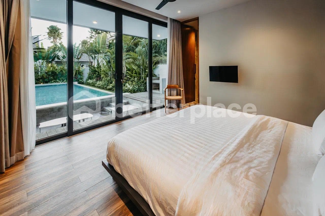 Modern Elegance in Bali: A 5 Bedroom Villa Masterpiece in Bumbak, Umalas