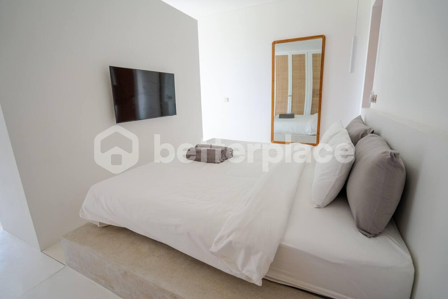 New Stylish One-Bedroom Apartment in The Vibrant Heart of Pererenan! Perfect for Living and as an Investment