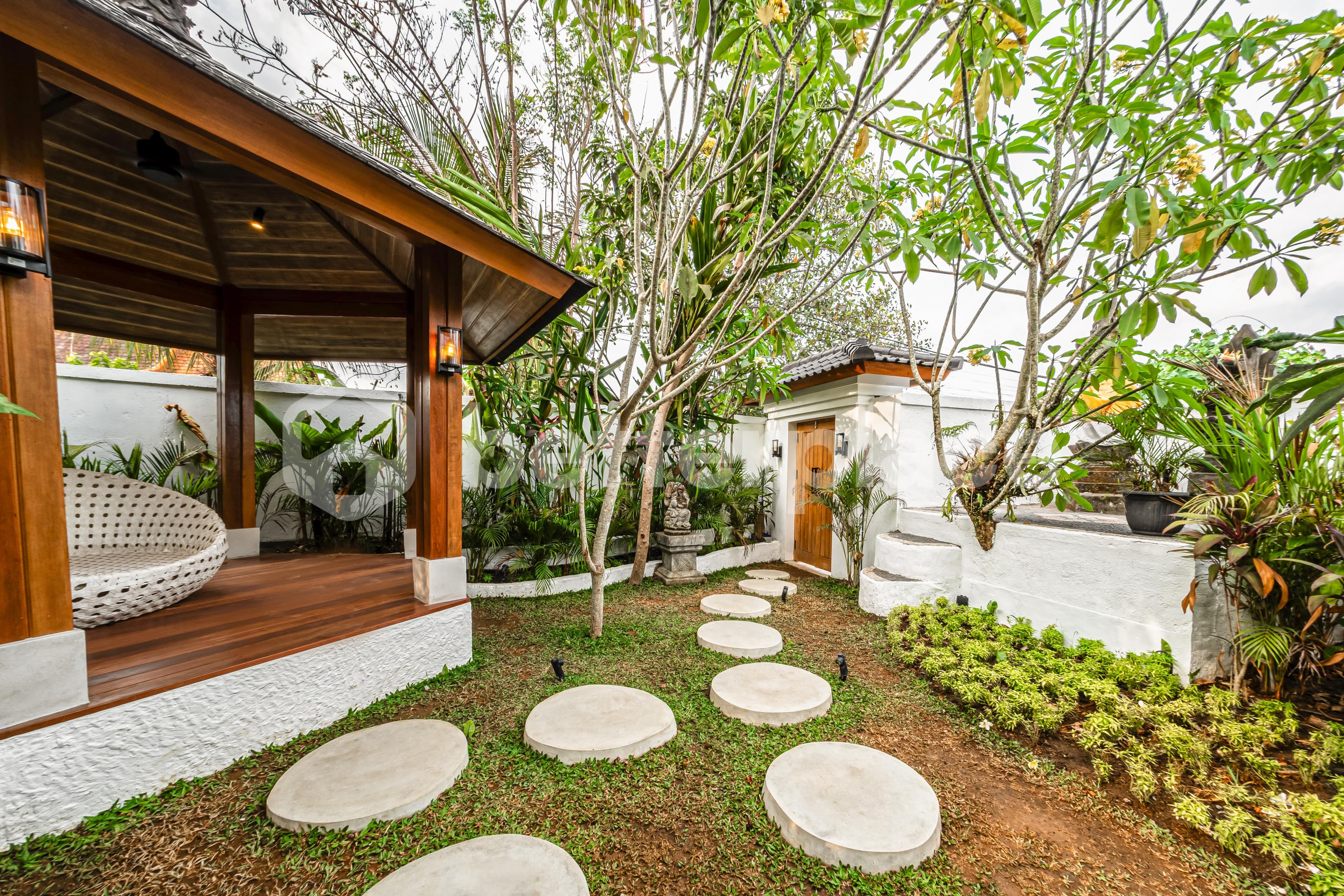Modern Tropical 1-Bedroom Leasehold Villa in Sayan, Ubud