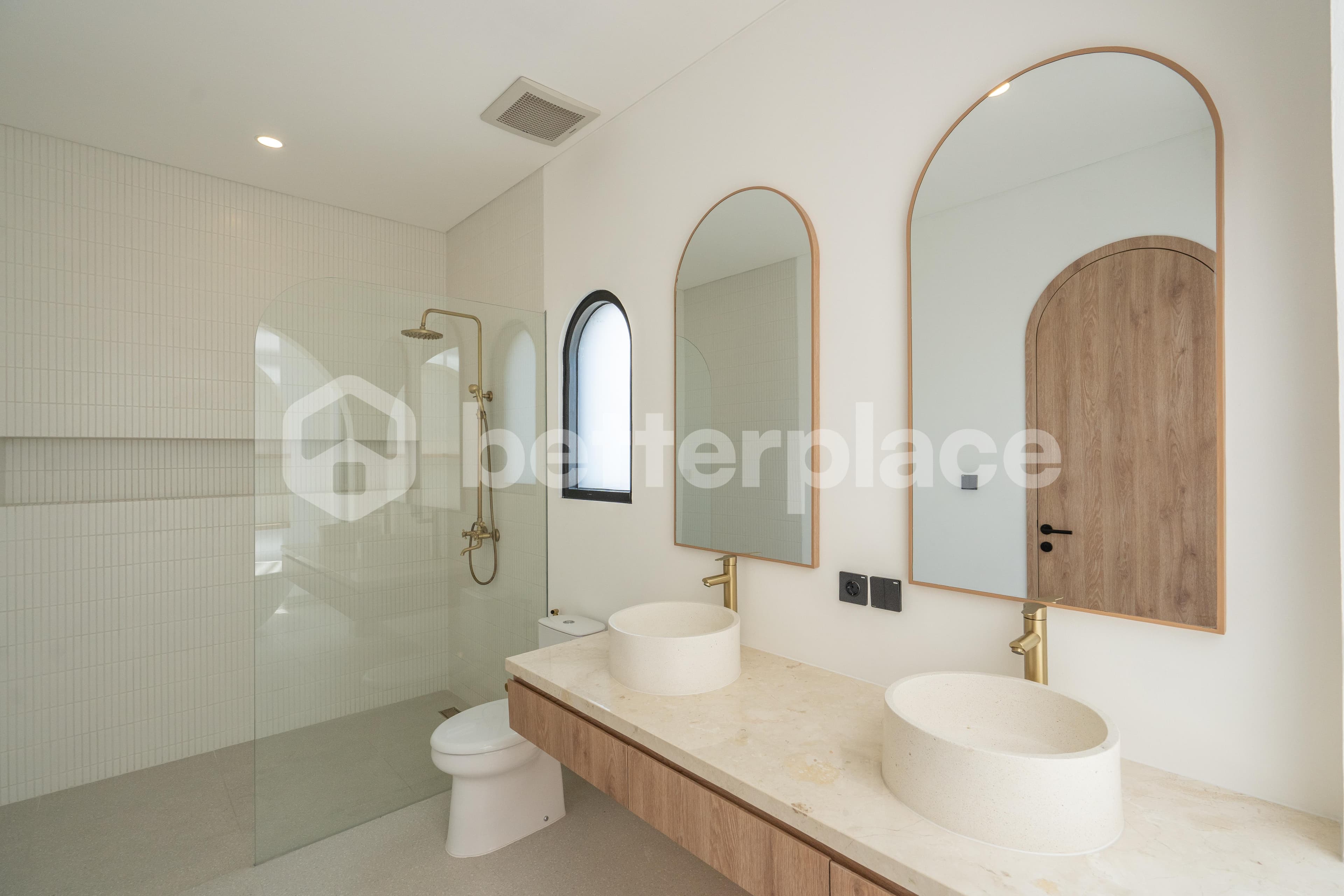 Modern Luxury Oasis, 3 Bedroom Villa in Umalas, A Great Investment Opportunity