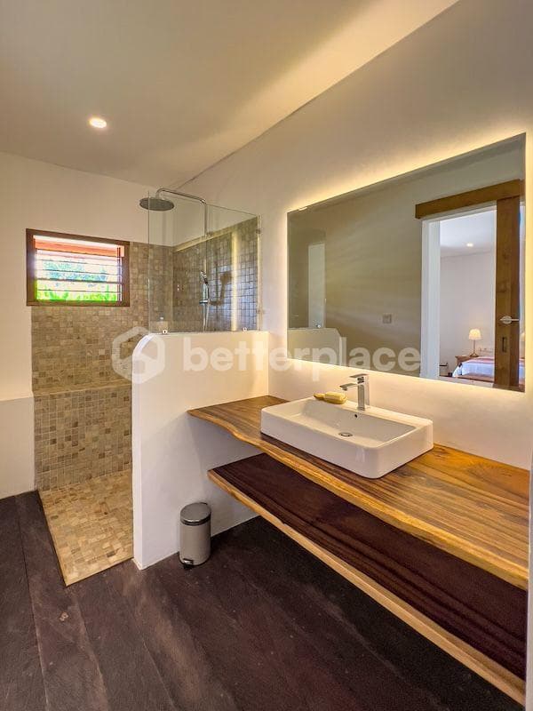 Stunning 3 Bedroom Villa in Kedungung, A Few Minutes to the Beach
