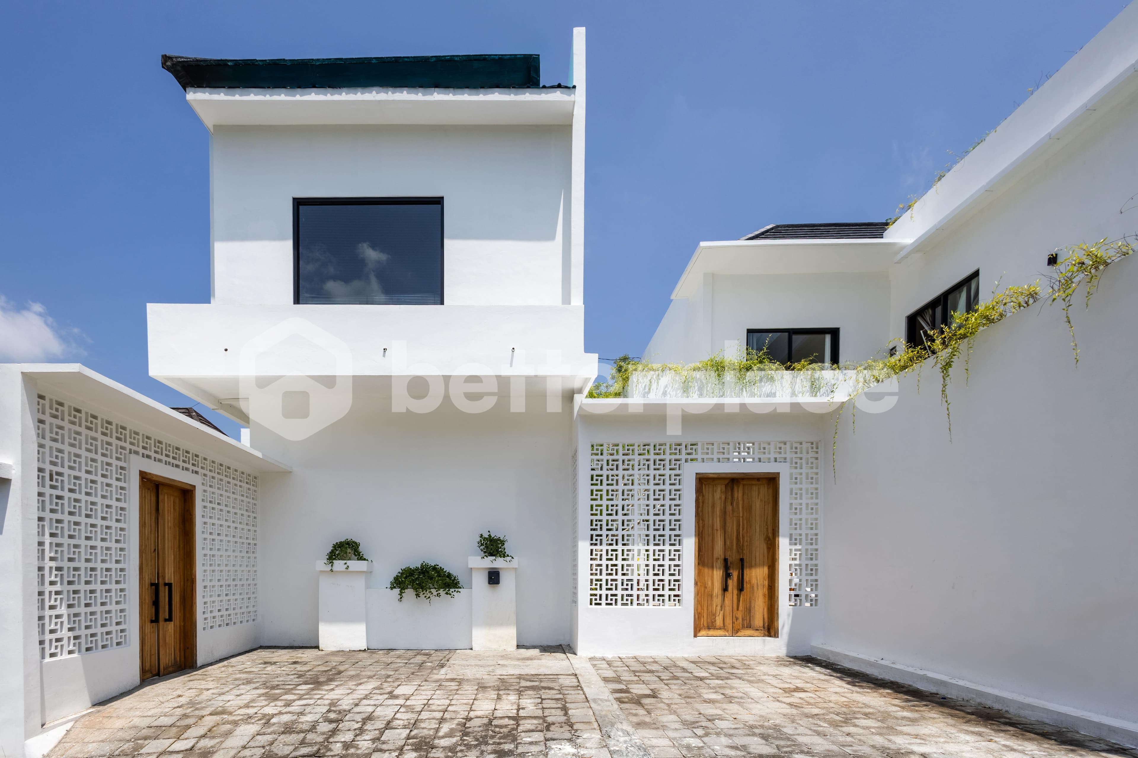 Tranquil Luxury Awaits: Exquisite Freehold 2BR Villa in Bukit – Melasti, Bali