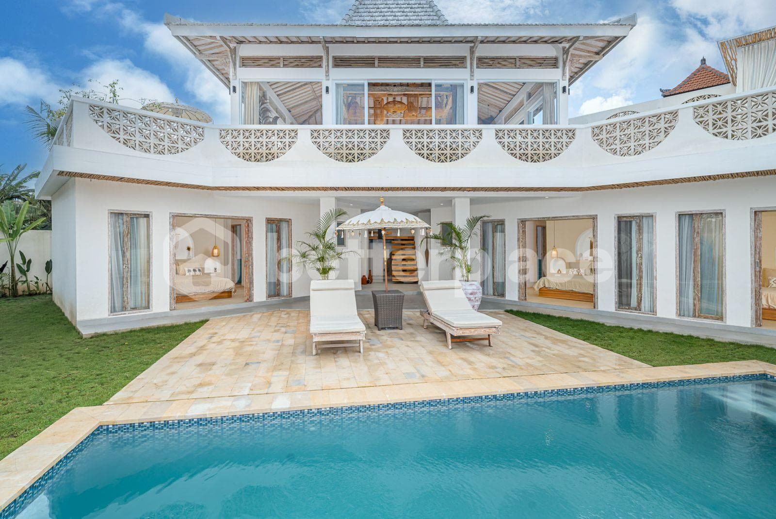 Refined Living Surrounded by Nature – A Fully Furnished Four-Bedroom Villa with Panoramic Sunset and Rice Field Views, Blending Privacy, Scenic Beauty, and Enduring Investment Appeal