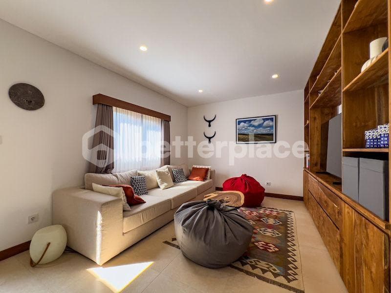 Stunning 3 Bedroom Villa in Kedungung, A Few Minutes to the Beach