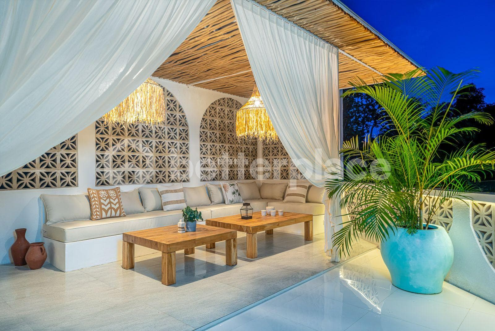 Refined Living Surrounded by Nature – A Fully Furnished Four-Bedroom Villa with Panoramic Sunset and Rice Field Views, Blending Privacy, Scenic Beauty, and Enduring Investment Appeal