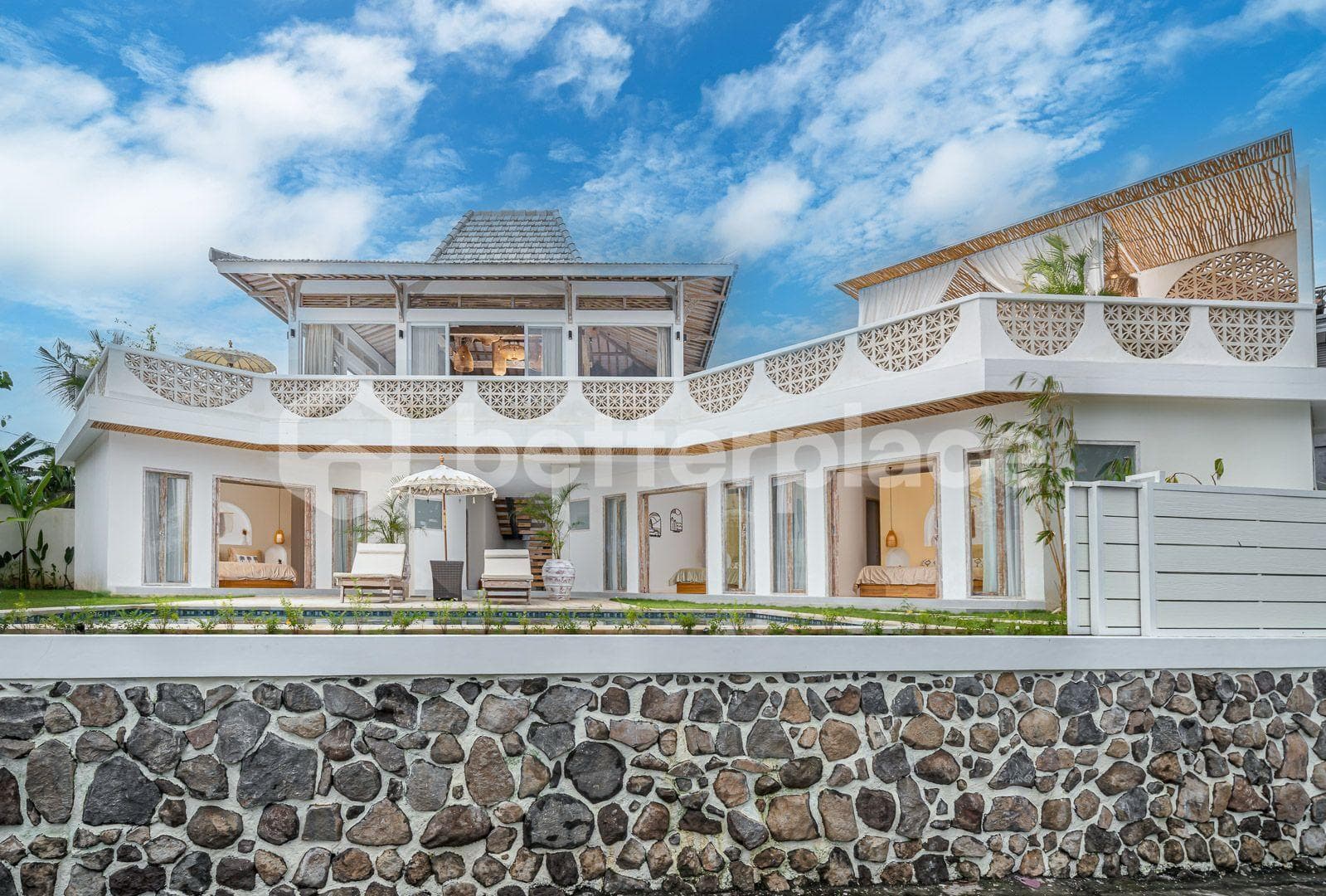 Refined Living Surrounded by Nature – A Fully Furnished Four-Bedroom Villa with Panoramic Sunset and Rice Field Views, Blending Privacy, Scenic Beauty, and Enduring Investment Appeal