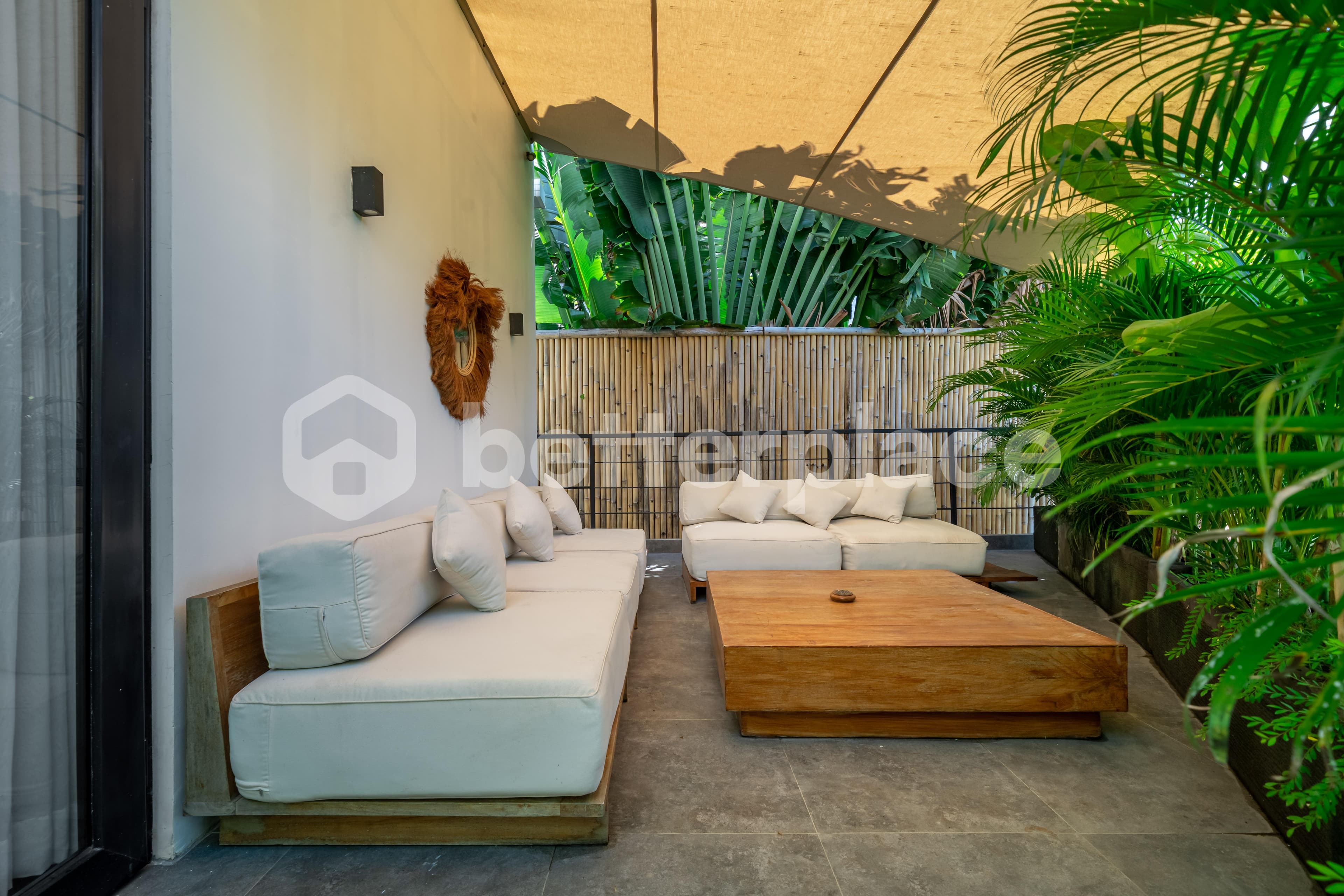 Stunning 3 Bedroom Villa in Batu Bolong, Just Steps Away from the Beach