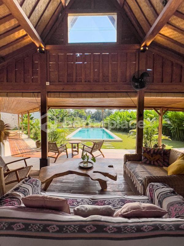 Stunning 3 Bedroom Villa in Kedungung, A Few Minutes to the Beach