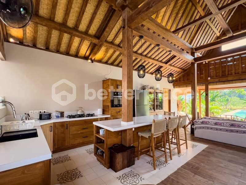 Stunning 3 Bedroom Villa in Kedungung, A Few Minutes to the Beach