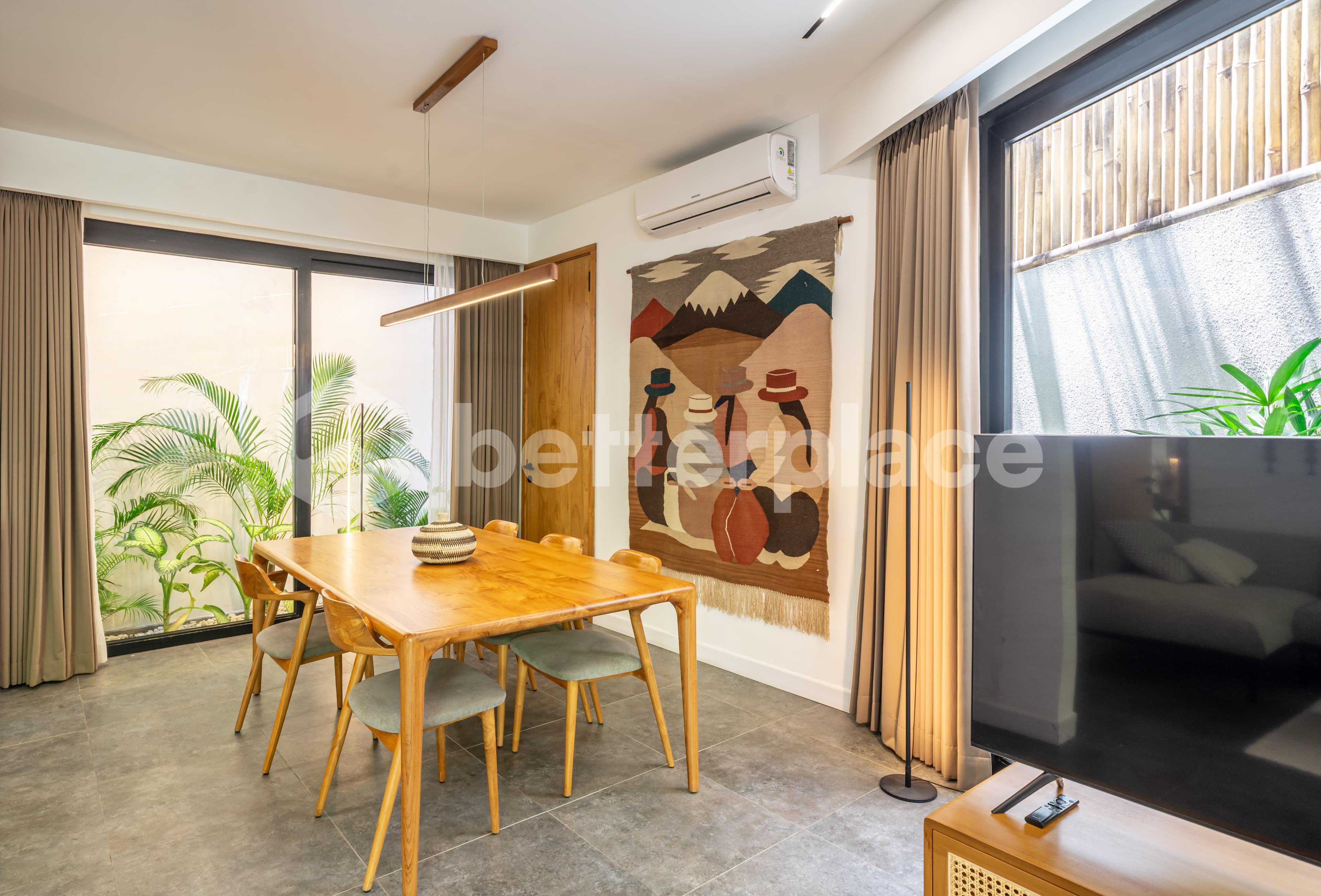Stunning 3 Bedroom Villa in Batu Bolong, Just Steps Away from the Beach