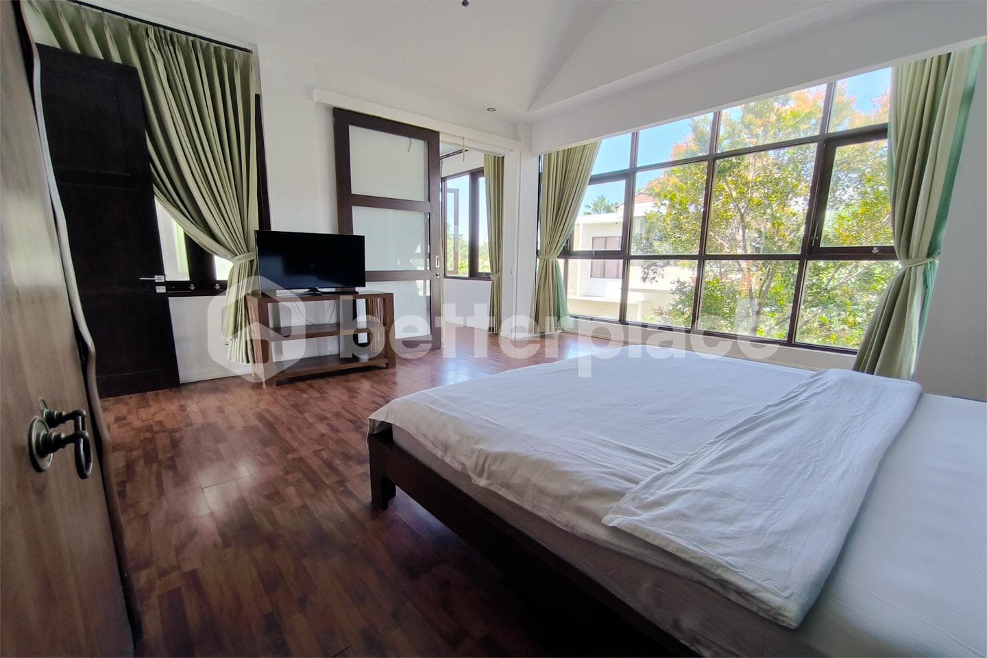 Modern Majesty: Umalas Leasehold Villa Offering Unrivaled Luxury Living