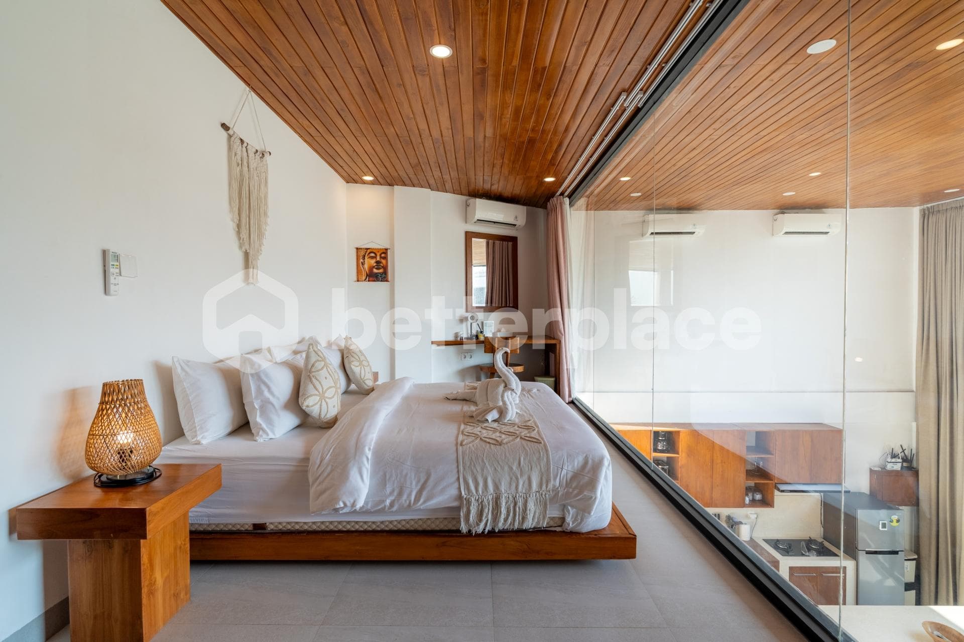 Discover this Stunning Fully Furnished Leasehold Villa with Pools & Sauna in Uluwatu