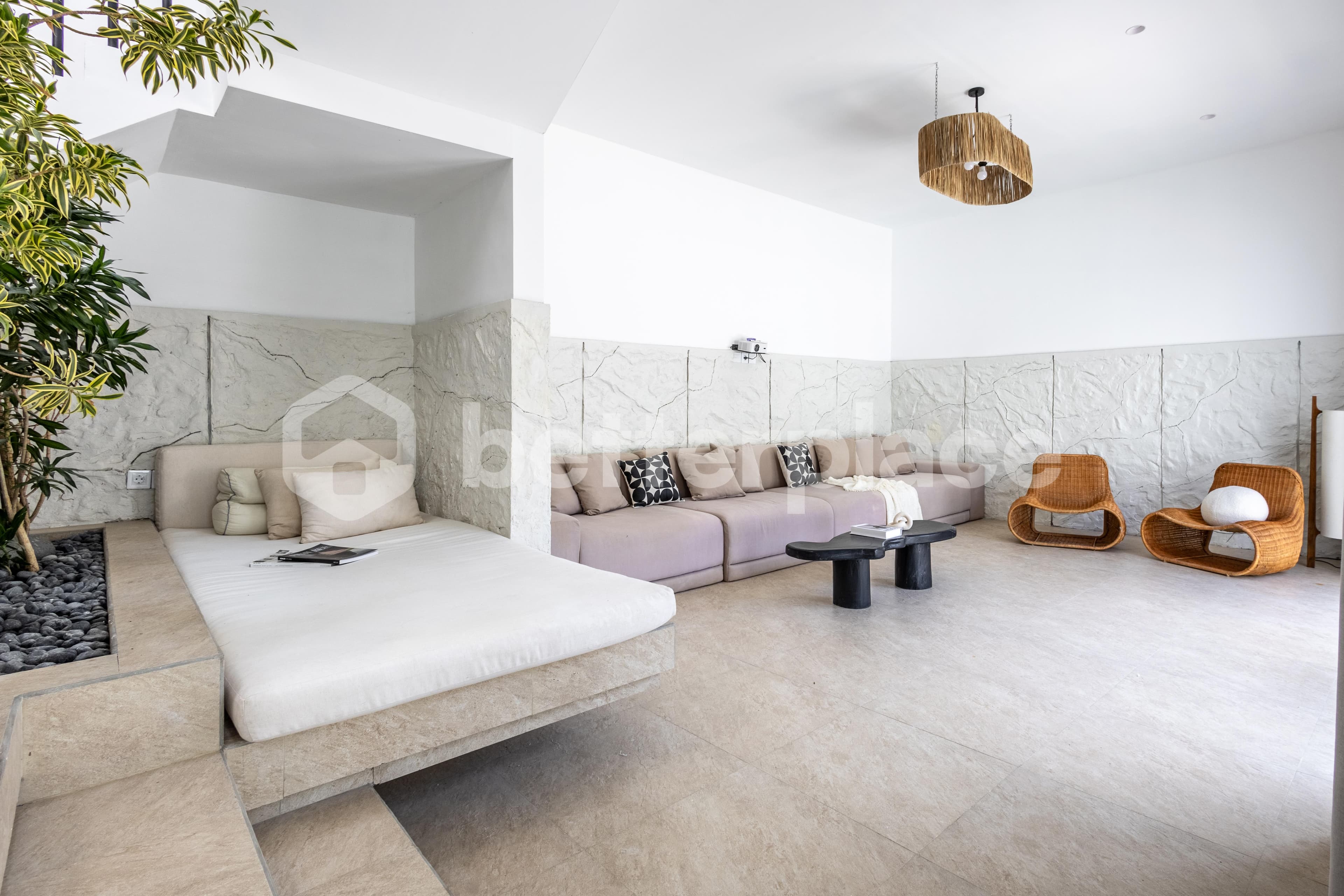 Tranquil Luxury Awaits: Exquisite Freehold 2BR Villa in Bukit – Melasti, Bali
