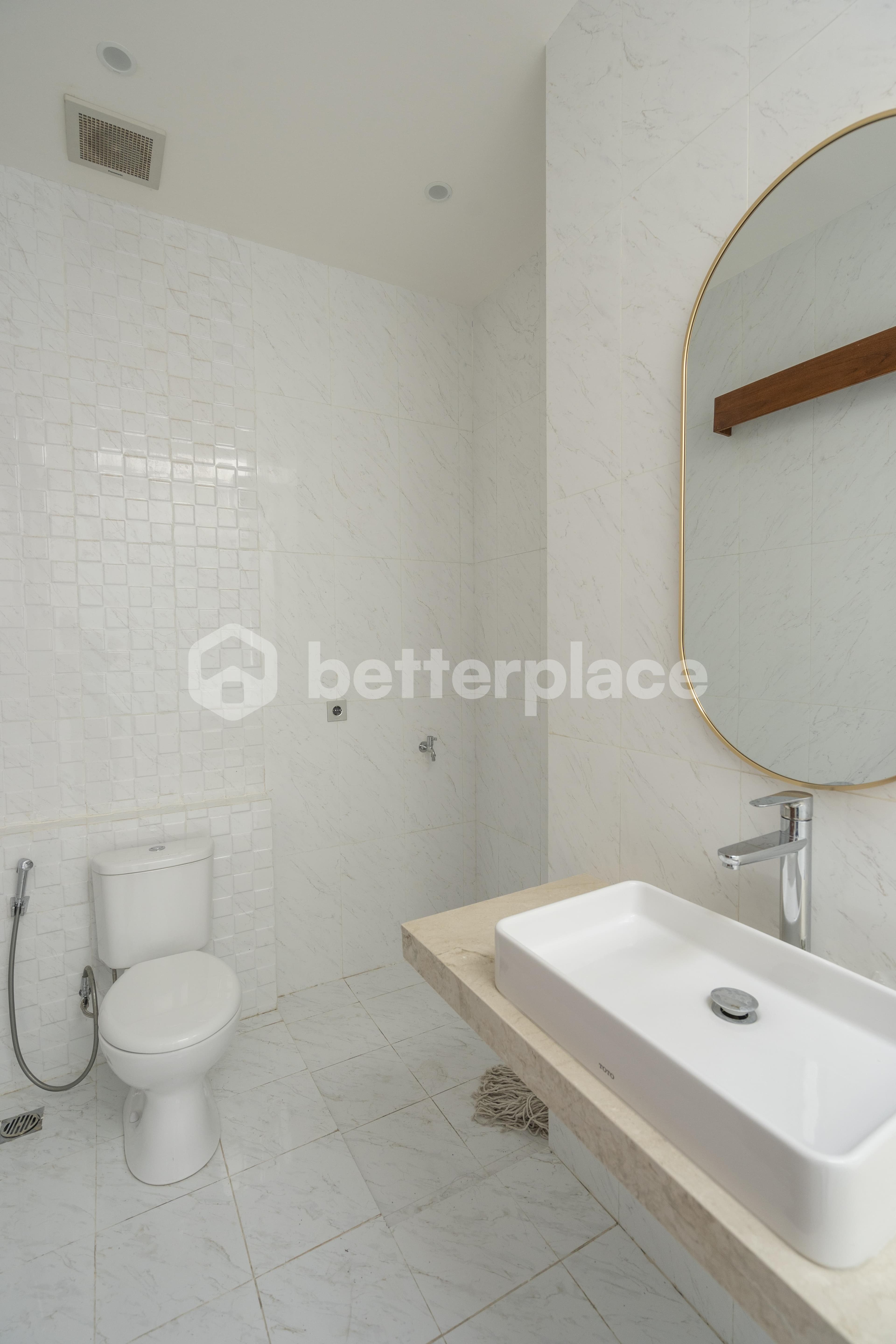 Modern 2 Bedroom in Kerobokan, Ideal for Living and Investment