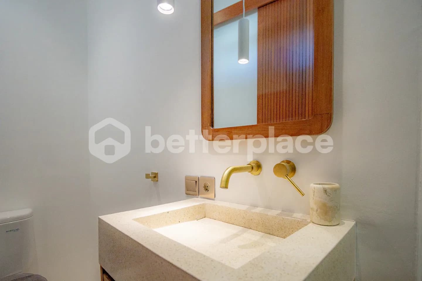 New Stylish One-Bedroom Apartment in The Vibrant Heart of Pererenan! Perfect for Living and as an Investment