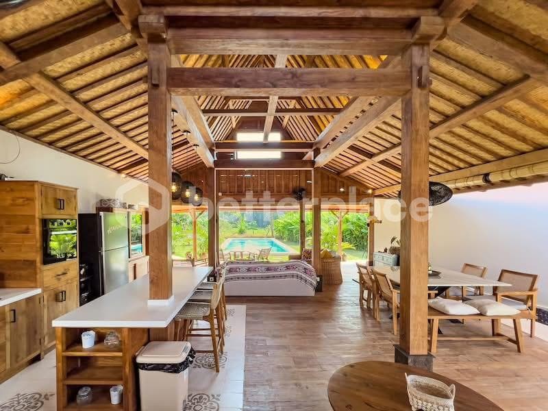 Stunning 3 Bedroom Villa in Kedungung, A Few Minutes to the Beach