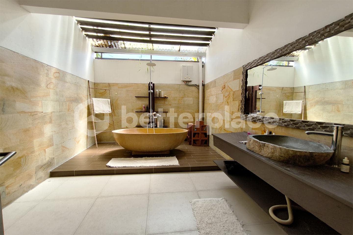 Modern Majesty: Umalas Leasehold Villa Offering Unrivaled Luxury Living