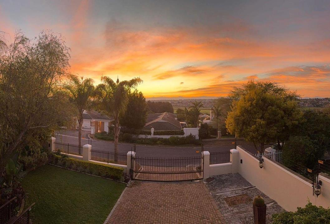 Luxury 3 Bed Villa For Sale in Durbanville Cape Town Western Cape South Africa