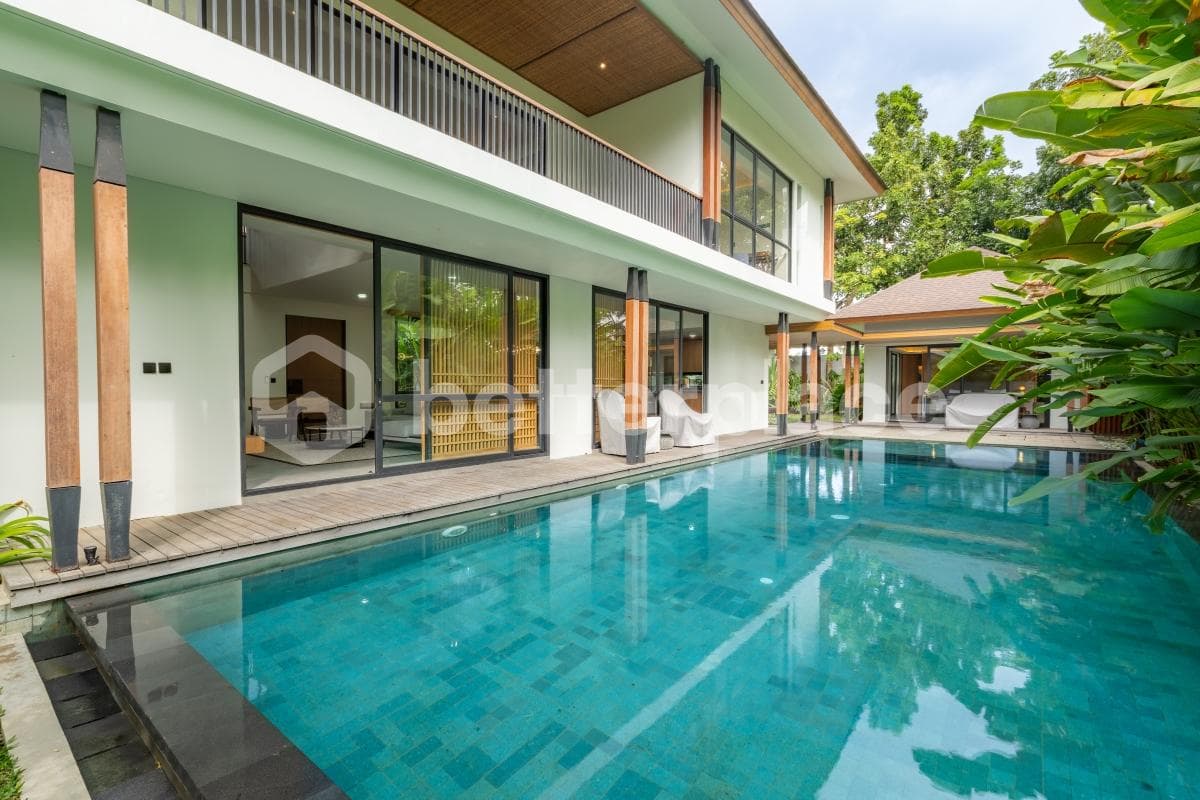 Luxury Modern Villa in Bukit Jimbaran 5 Bedrooms with Expansive Premium Residence