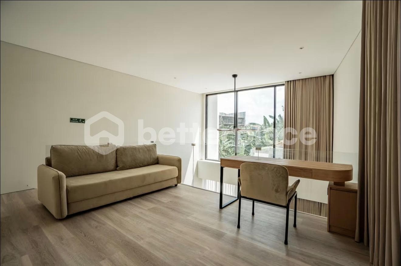 Elegant Modern 2-Bed Villa/Townhouse in the Heart of Berawa – Fully Furnished Leasehold Residence Just 5 Minutes from the Beach and Lifestyle Hotspots