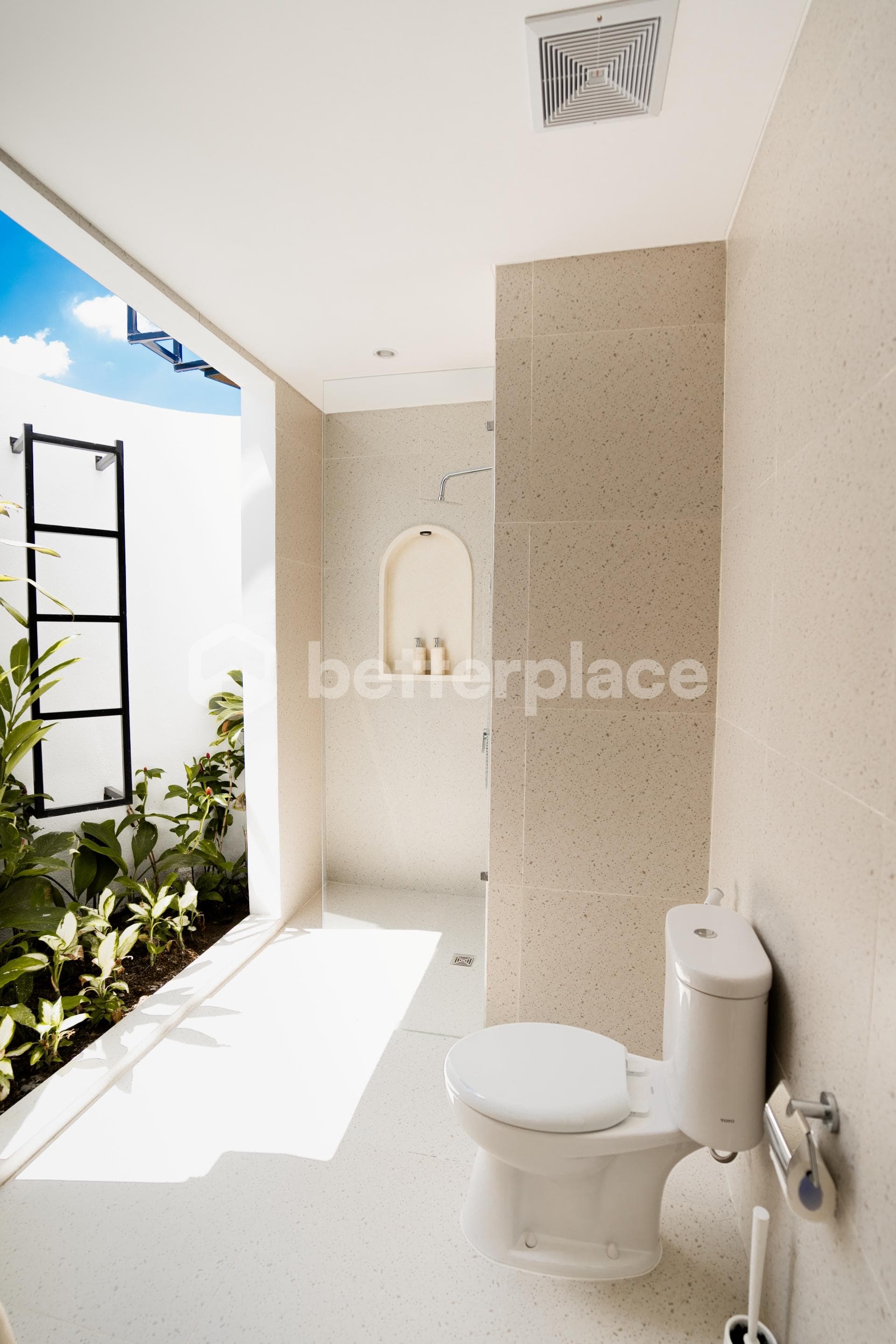 Refined Island Luxury Residence – Beautifully Crafted Two-Level Villa Showcasing Breathtaking Coastal Views in Exclusive Cemagi, Canggu
