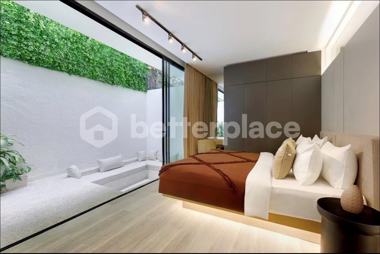 Elegant Modern 2-Bed Villa/Townhouse in the Heart of Berawa – Fully Furnished Leasehold Residence Just 5 Minutes from the Beach and Lifestyle Hotspots