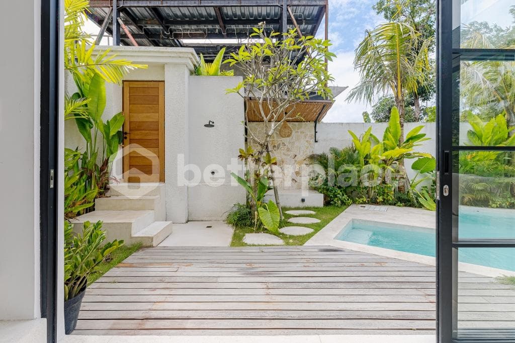 Seaside Sophistication: Stylish Leasehold Loft Just Steps from Balangan Beach