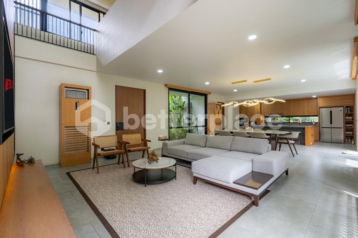 Luxury Modern Villa in Bukit Jimbaran 5 Bedrooms with Expansive Premium Residence