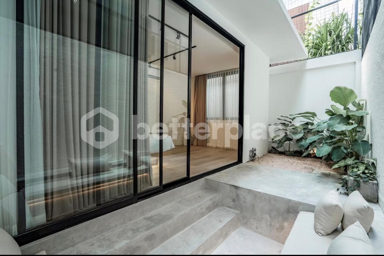 Elegant Modern 2-Bed Villa/Townhouse in the Heart of Berawa – Fully Furnished Leasehold Residence Just 5 Minutes from the Beach and Lifestyle Hotspots