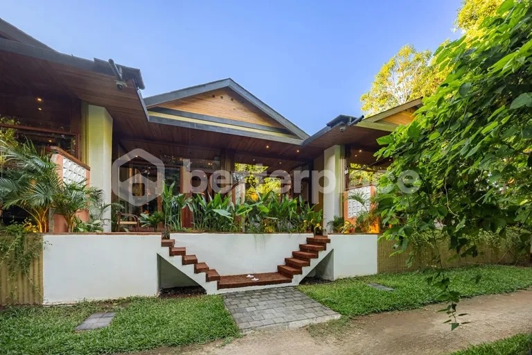Own an Extraordinary Leasehold Modular 5-Bed Villa Complex in Bukit – Pecatu – Designer Wooden Mezzanine Residences Crafted for Luxury Living and High-Yield Investment Returns