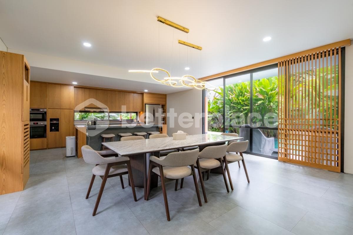 Luxury Modern Villa in Bukit Jimbaran 5 Bedrooms with Expansive Premium Residence