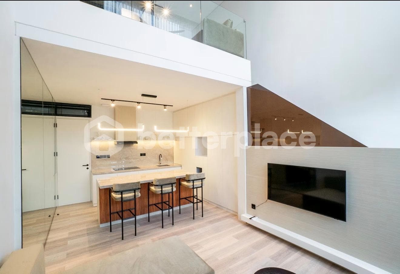 Elegant Modern 2-Bed Villa/Townhouse in the Heart of Berawa – Fully Furnished Leasehold Residence Just 5 Minutes from the Beach and Lifestyle Hotspots