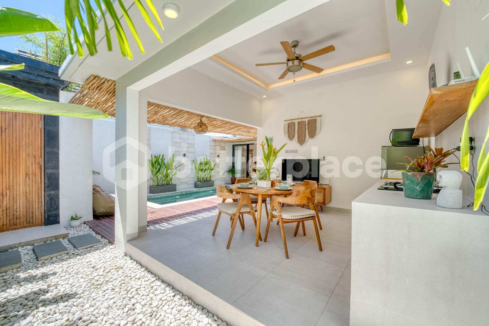 A Rare Turnkey Investment in Central Seminyak – Stunning Leasehold Tropical 2-Bed Villa Combining Traditional Balinese Architecture with Modern Lifestyle Convenience