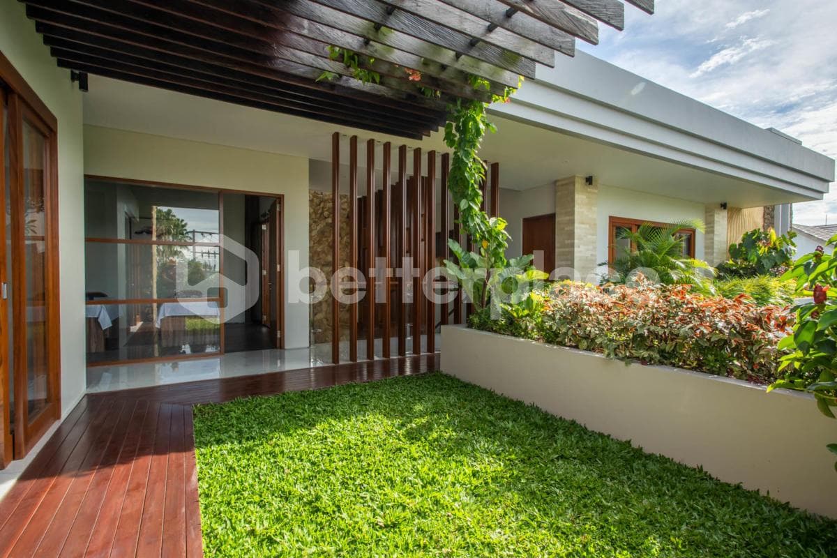 Luxury Living: “Elegantly Furnished for Immediate Occupancy”