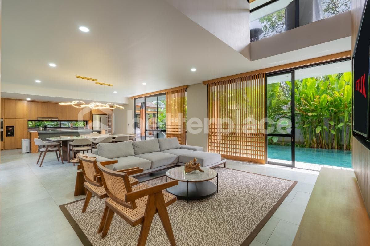 Luxury Modern Villa in Bukit Jimbaran 5 Bedrooms with Expansive Premium Residence