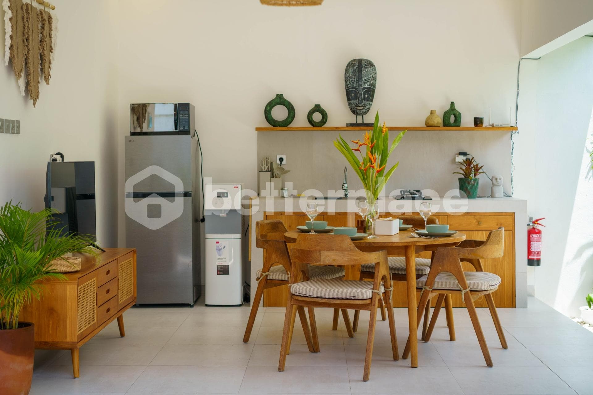 A Rare Turnkey Investment in Central Seminyak – Stunning Leasehold Tropical 2-Bed Villa Combining Traditional Balinese Architecture with Modern Lifestyle Convenience