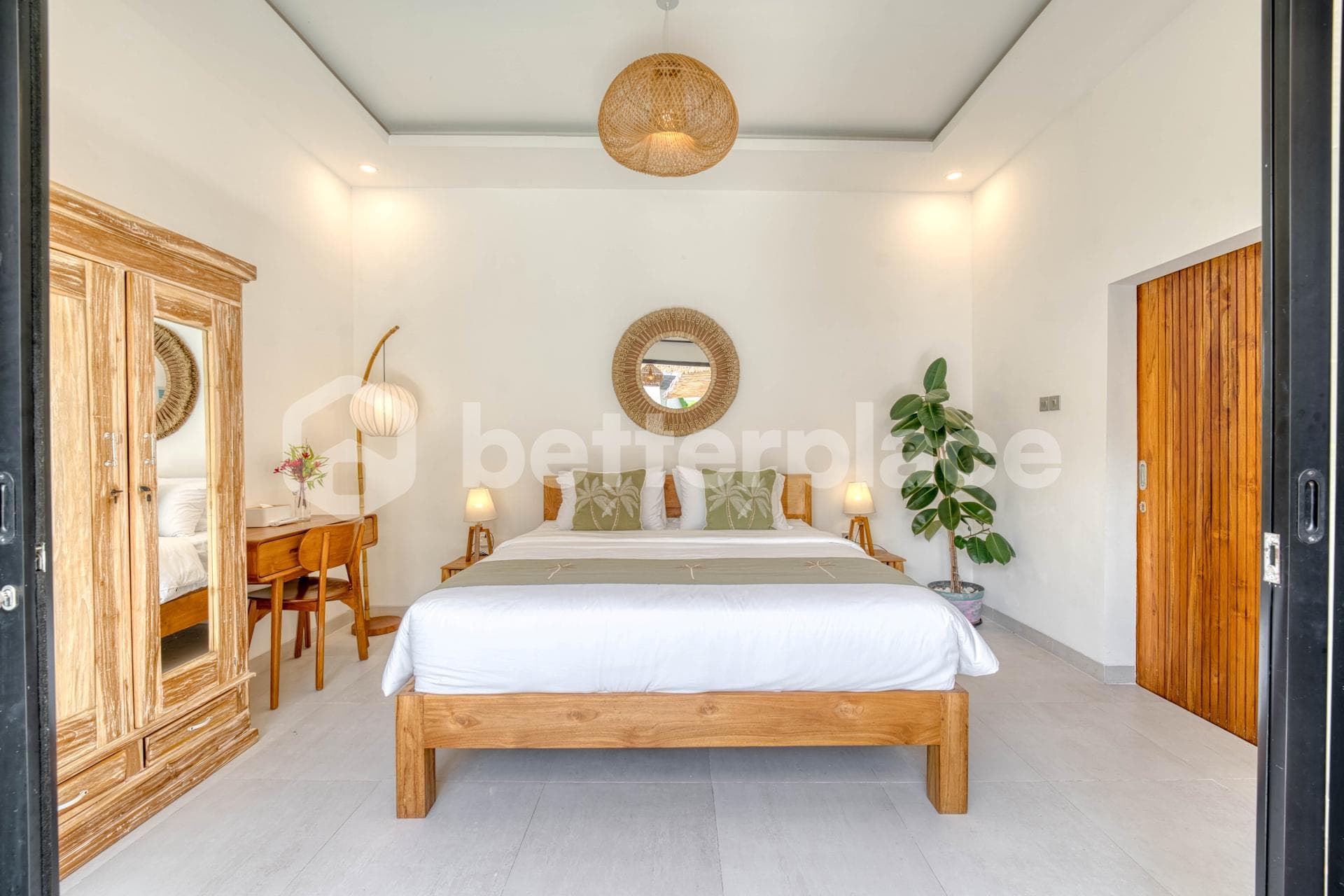 A Rare Turnkey Investment in Central Seminyak – Stunning Leasehold Tropical 2-Bed Villa Combining Traditional Balinese Architecture with Modern Lifestyle Convenience