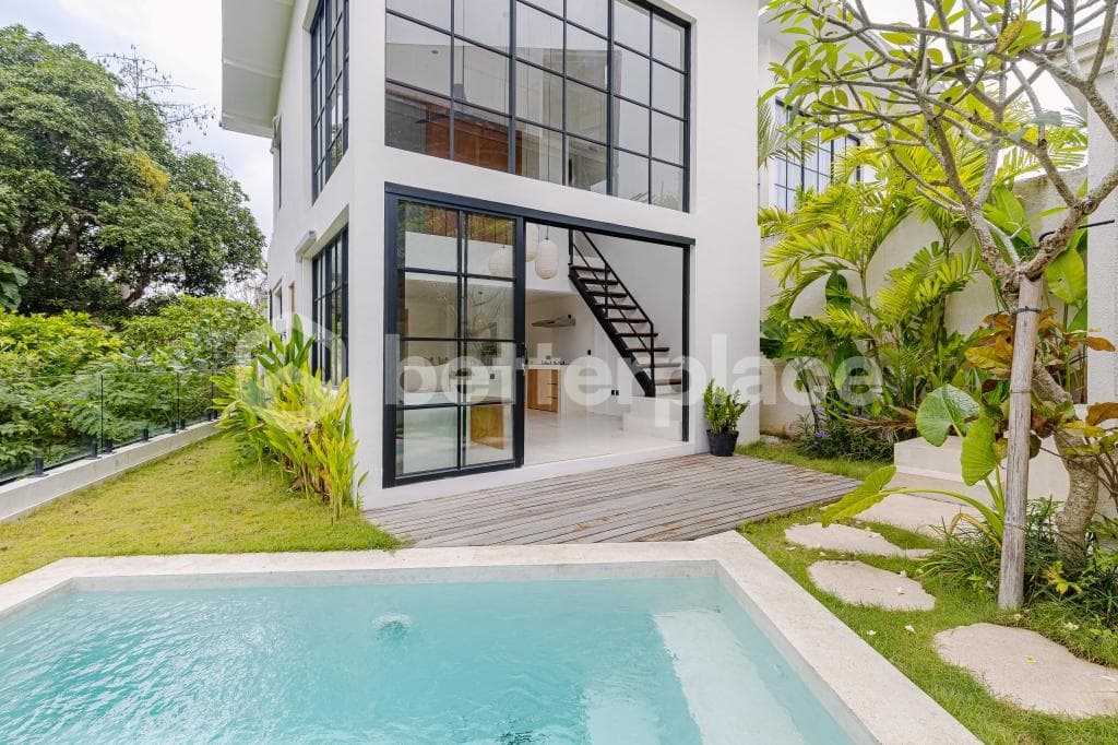 Seaside Sophistication: Stylish Leasehold Loft Just Steps from Balangan Beach