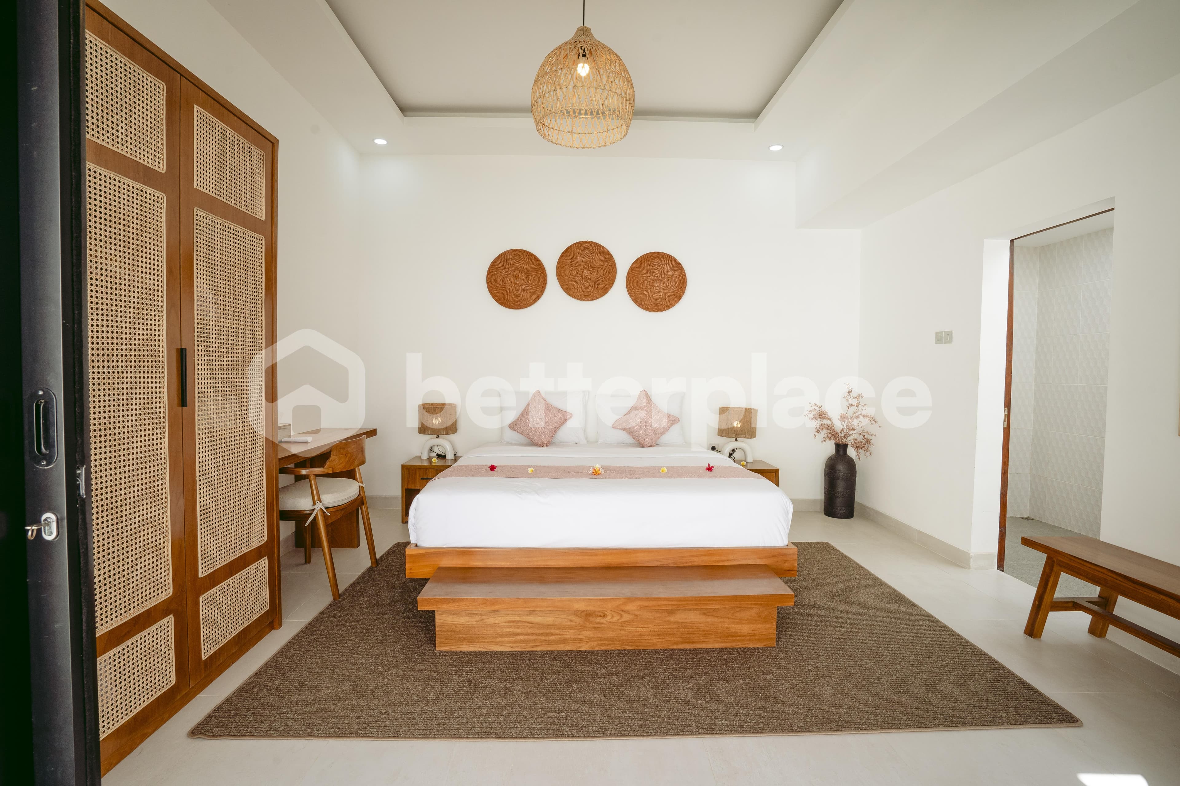 Modern Tropical 2 Bedroom Villa in Seminyak, A Prime Investment Opportunity