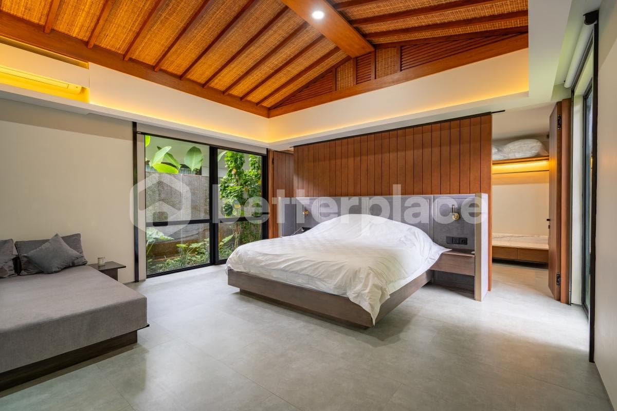 Luxury Modern Villa in Bukit Jimbaran 5 Bedrooms with Expansive Premium Residence